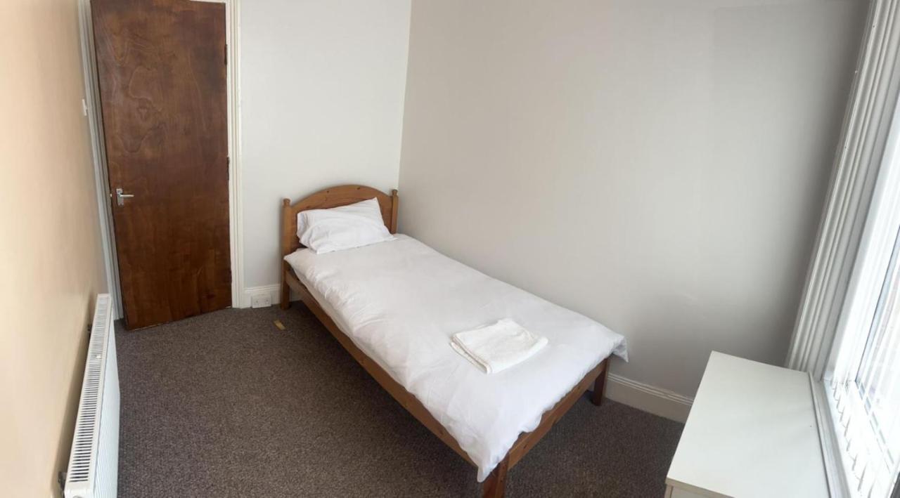 Apartamento Arthurs Hill Newcastle, Free Parking Fully Equipped Kitchen 4 Bedrooms, Near Centre