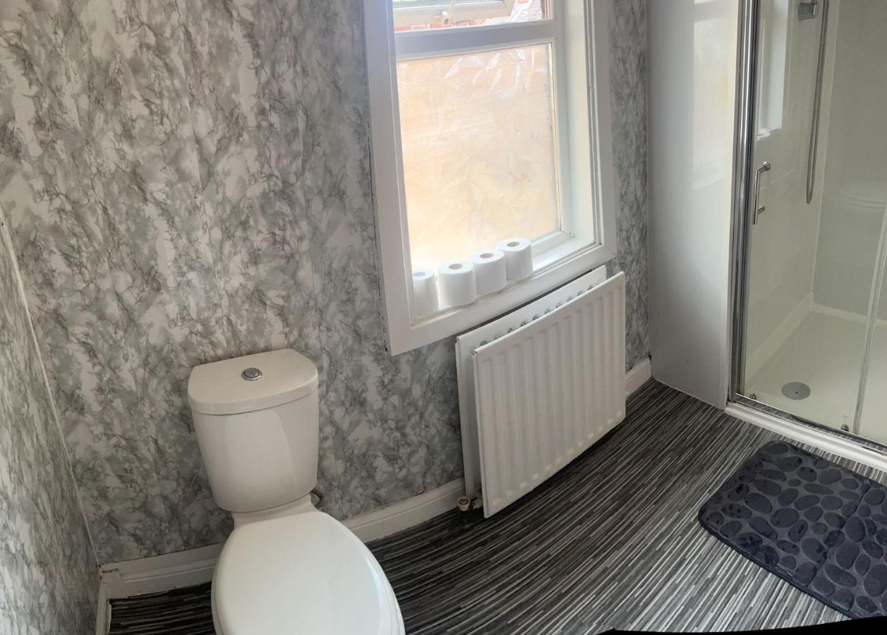 Arthurs Hill Newcastle, Free Parking Fully Equipped Kitchen 4 Bedrooms, Near Centre Apartamento *